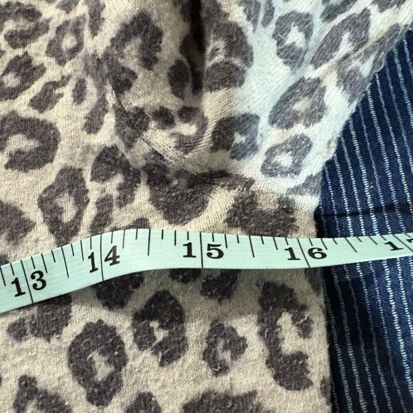 Old Navy XS Leopard Print Cardigan Women Gray Button Front Vintage Y2K Classic - Picture 5 of 7